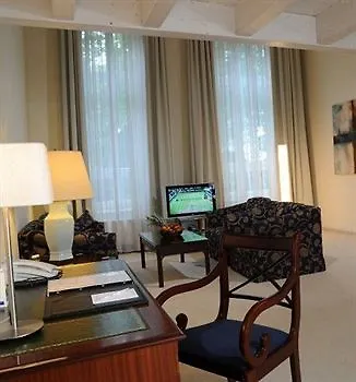 Villa Viktoria Düsseldorf 4*,