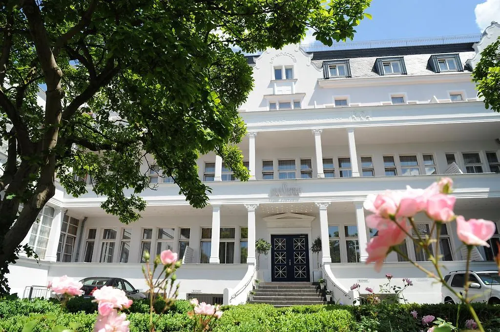 Villa Viktoria location